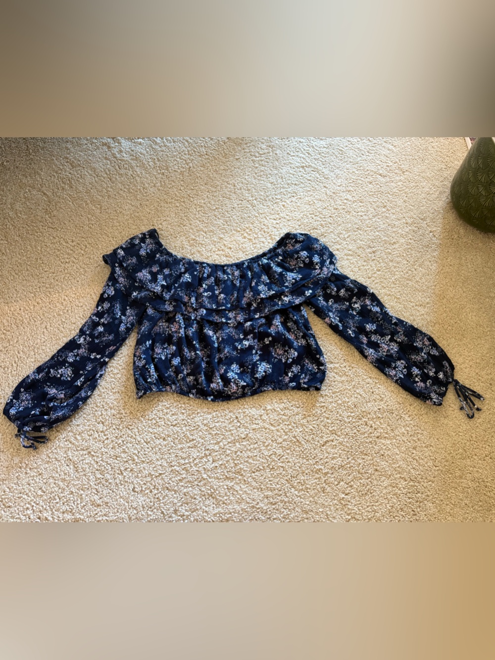 Abercrombie & Fitch floral off-the-shoulder cropped long-sleeve
